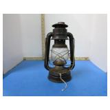 VINTAGE DIETZ OIL LANTERN
