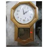 QUARTS WALL CLOCK