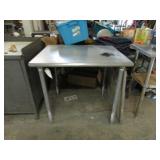 STAINLESS STEEL PREP TABLE