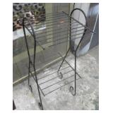 METAL PLANT STAND