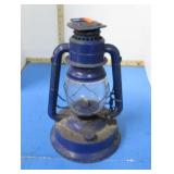 VINTAGE DIETZ OIL LANTERN