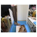 LADIES BOOTS --SZ 8 1/2