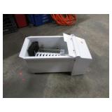 ICE MAKER