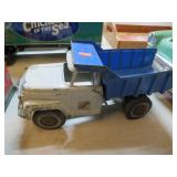 VINTAGE DIECAST TOY DUMP TRUCK