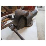 VINTAGE BENCH VISE