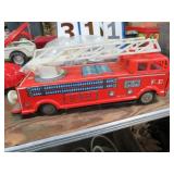 TOY FIRETRUCK W/ PULL STRING MOTOR