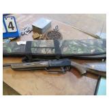 DAISY 880 BB GUN & CASE -- MISSING FRONT SIGHT