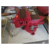 BENCH VISE