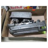 LIONEL MODEL TRAIN ENGINE & TENDER