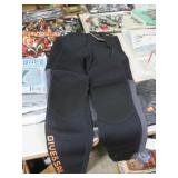 WET SUIT BOTTOM -- L