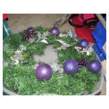 STORAGE TUB W/ CHRISTMAS WREATH