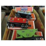 LIONELL TIN MODEL TRAIN CARS