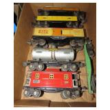 LIONEL TIN MODEL TRAIN PASSENGER CARS