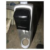 SODA STREAM SPARKLING WATER MAKER
