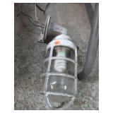 EXPLOSION PROOF INDUSTRIAL LIGHT