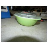 PYREX 8oz  BOWL W/ LID