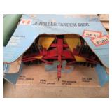 ERTL IH 4-ROLLER TANDEM DISC