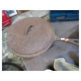 CAST IRON CHICKEN FRYER SKILLET W/ LID