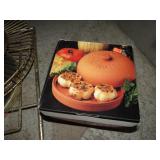 GARLIC BAKER & WALL MIRROR DECOR