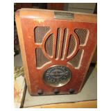 RETRO AM / FM / CASSETTE RADIO