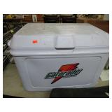 RUBBERMAID GATORADE COOLER