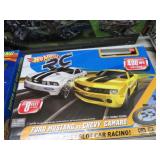 HOTWHEELS MUSTANG VS COMARO SLOT CAR SET