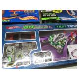 (NIB) HOTWHEELS TEST TRAX SET