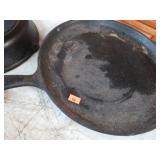 CAST IRON 11" FLAT SKILLET