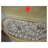 VINTAGE PEARL ? NECKLACE