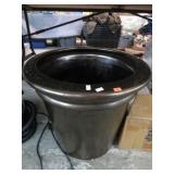 LARGE POTTERY PLANTER