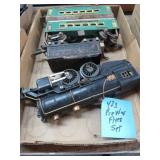AMERICAN FLYER 423 MODEL TRAIN ENGINE & CARS