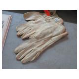 VINTAGE TINY DAN 4th LEATHER GLOVES