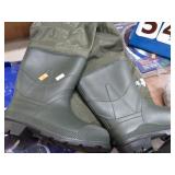 HIP WADERS -- 32