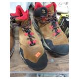 TIMBERLAND HIKING SHOES -- 10 1/2