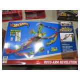 HOTWHEELS ROTO-ARM REVOLUTION WALL TRACKS SET