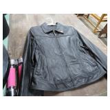 LEATHER JACKET -- M