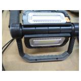 LED WORK LIGHT AA BATTERY