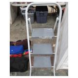 FOLDING STEP STOOL
