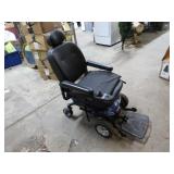 JAZZY MOBILITY CHAIR / SCOOTER -- NEEDS BATTERY