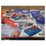 MATCHBOX ICE MOUNTAIN ADVENTURE SET