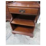 VINTAGE HICKORY MAHOGANY NIGHT STAND