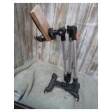 ARTICULATING TABLET HOLDER