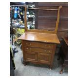 VICTORIAN OAK WASH STAND