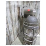 INDUSTRIAL EXPLOSION PROOF LIGHT FIXTURE