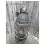 INDUSTRIAL EXPLOSION PROOF LIGHT FIXTURE