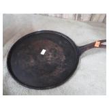 CAST IRON GRIDDLE PAN