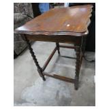 VINTAGE ENGLISH OAK BARLEY TWIST TABLE