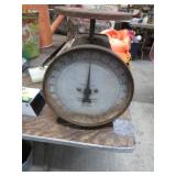 VINTAGE SPRING SCALE