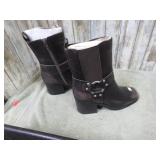 UNUSED DINGO BOOTS -- 5.5