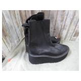 LIFT SOLE BOOTS -- 11M